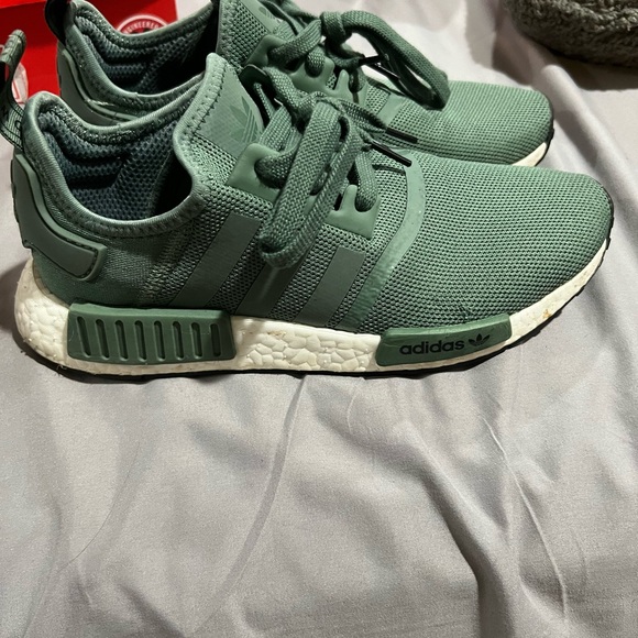 Great condition. Didn’t wear them much size is 7 in Mens or 8.5 for women - Picture 2 of 4